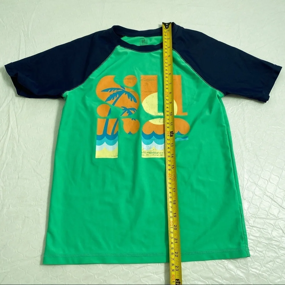 Gap green and navy short sleeve rash guard L = 10